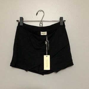 NWT H.I.P skort